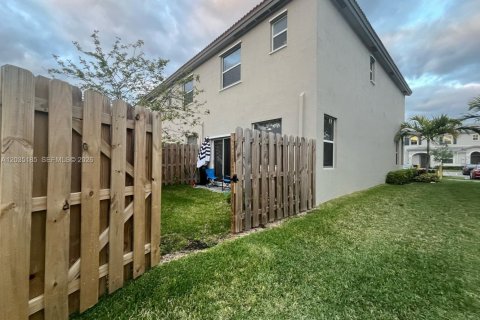 Touwnhouse à vendre à Homestead, Floride: 3 chambres, 143.53 m2 № 2084221 - photo 7