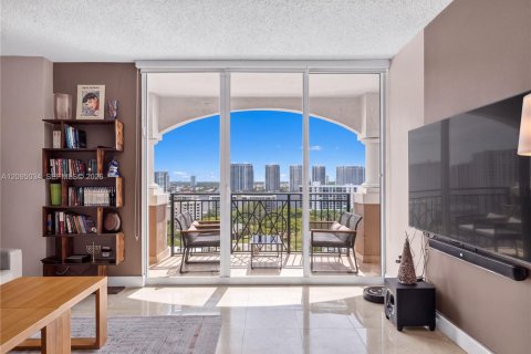 Condo in Sunny Isles Beach, Florida, 2 bedrooms  № 2392139 - photo 12