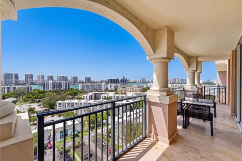 Condo in Sunny Isles Beach, Florida, 2 bedrooms  № 2392139 - photo 24