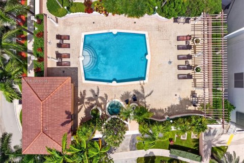 Condo in Sunny Isles Beach, Florida, 2 bedrooms  № 2392139 - photo 26