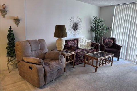 Condo in Port Charlotte, Florida, 1 bedroom  № 1900577 - photo 4