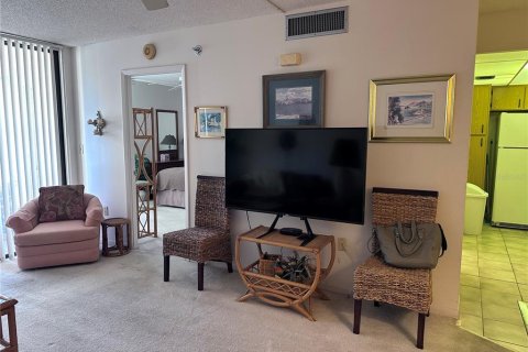 Condo in Port Charlotte, Florida, 1 bedroom  № 1900577 - photo 5