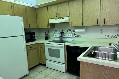 Condo in Port Charlotte, Florida, 1 bedroom  № 1900577 - photo 10