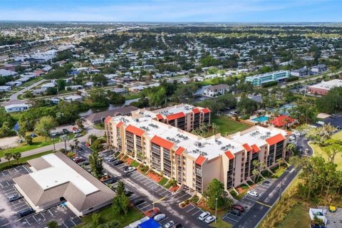 Condo in Port Charlotte, Florida, 1 bedroom  № 1900577 - photo 1