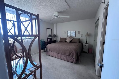Condo in Port Charlotte, Florida, 1 bedroom  № 1900577 - photo 17