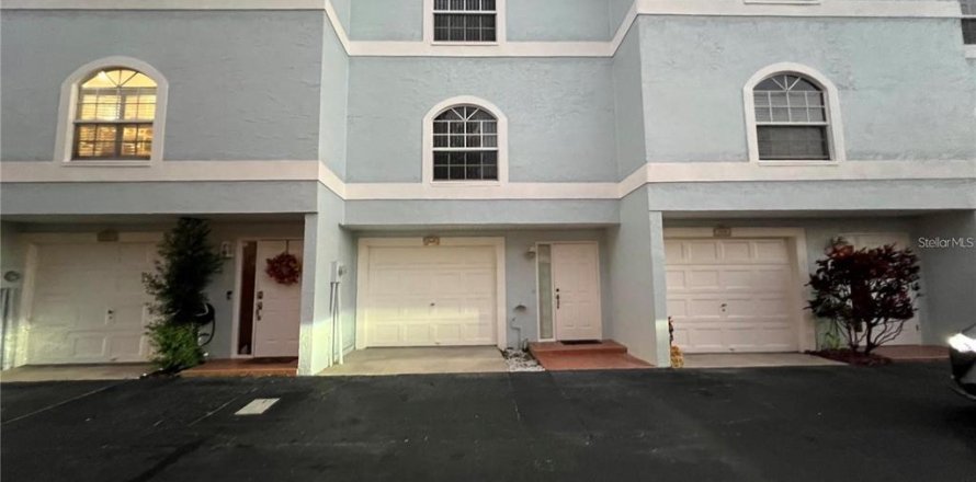Condominio en Tierra Verde, Florida, 2 dormitorios № 1778698