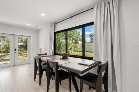 Casa en venta en Tampa, Florida, 4 dormitorios, 177.91 m2 № 1637551 - foto 4