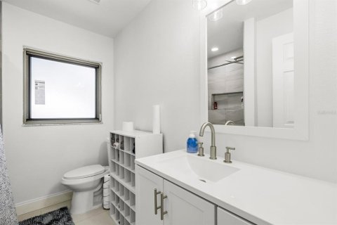 Casa en venta en Tampa, Florida, 4 dormitorios, 177.91 m2 № 1637551 - foto 12