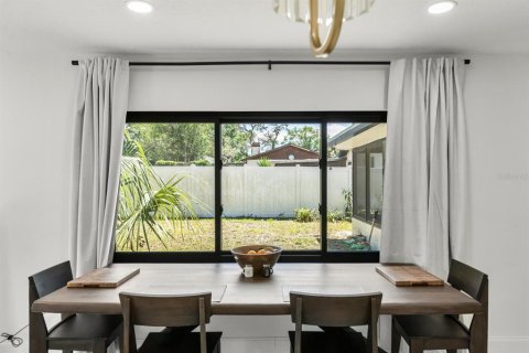 Casa en venta en Tampa, Florida, 4 dormitorios, 177.91 m2 № 1637551 - foto 6