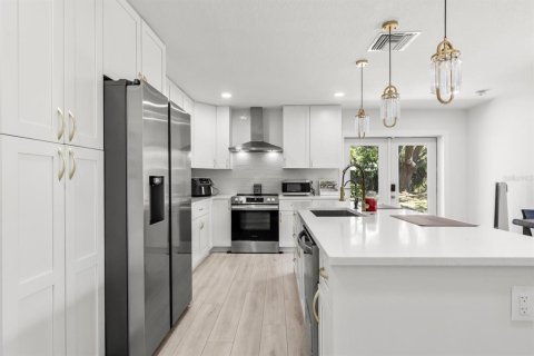 Casa en venta en Tampa, Florida, 4 dormitorios, 177.91 m2 № 1637551 - foto 9