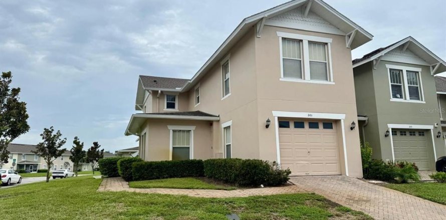 Adosado en Kissimmee, Florida 3 dormitorios, 160.26 m2 № 1900963