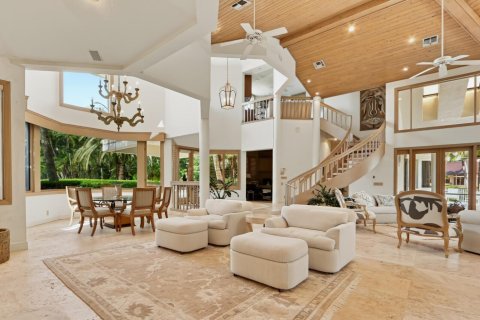 House in Palm Beach Gardens, Florida 4 bedrooms, 360.37 sq.m. № 2429799 - photo 15