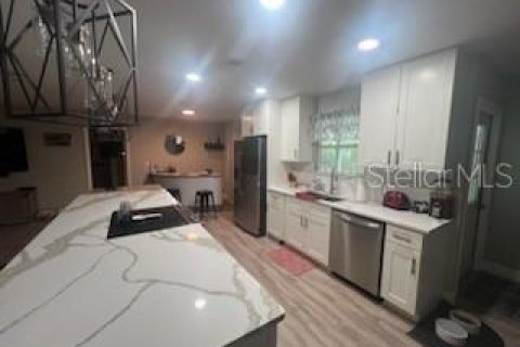 House in Palm Bay, Florida 4 bedrooms, 142.7 sq.m. № 1893958 - photo 3