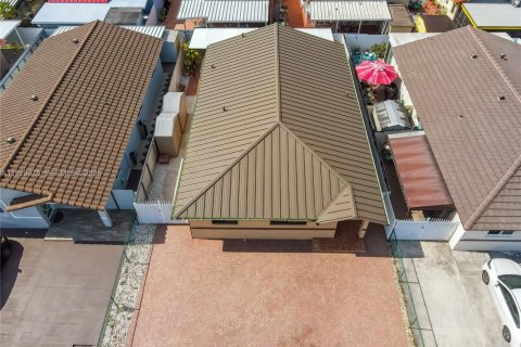 Villa ou maison à vendre à Hialeah, Floride: 4 chambres, 137.03 m2 № 1983713 - photo 7