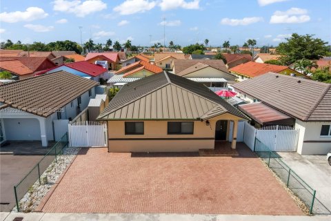Villa ou maison à Hialeah, Floride 4 chambres, 137.03 m2 № 1983713