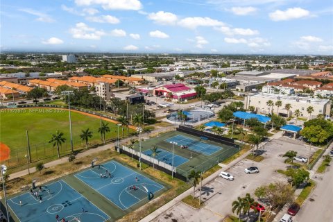 Villa ou maison à vendre à Hialeah, Floride: 4 chambres, 137.03 m2 № 1983713 - photo 4