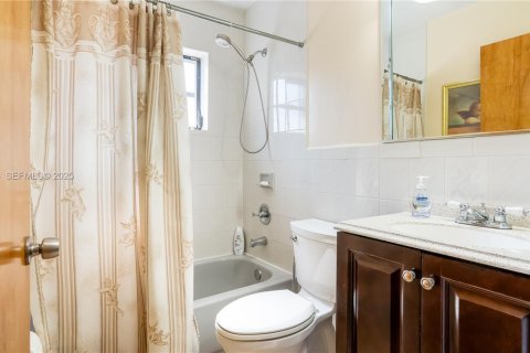 Villa ou maison à vendre à Hialeah, Floride: 4 chambres, 137.03 m2 № 1983713 - photo 20