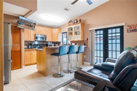 Villa ou maison à vendre à Hialeah, Floride: 4 chambres, 137.03 m2 № 1983713 - photo 24