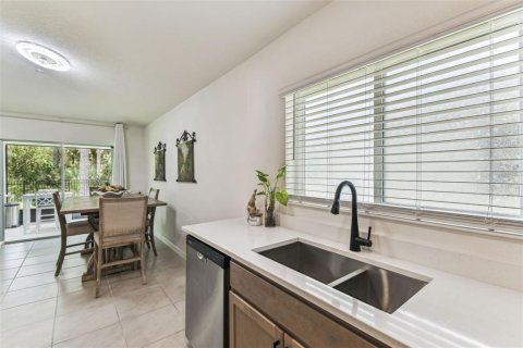 House in Titusville, Florida 4 bedrooms, 158.58 sq.m. № 1883465 - photo 12