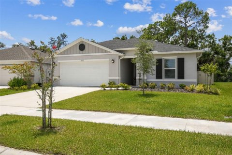 House in Titusville, Florida 4 bedrooms, 158.58 sq.m. № 1883465 - photo 2
