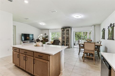 House in Titusville, Florida 4 bedrooms, 158.58 sq.m. № 1883465 - photo 11