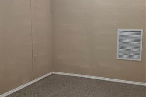 Immobilier commercial à vendre à Groveland, Floride: 238.02 m2 № 2095820 - photo 12