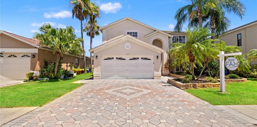 Casa en Tampa, Florida 4 dormitorios, 219.44 m2 № 2157958