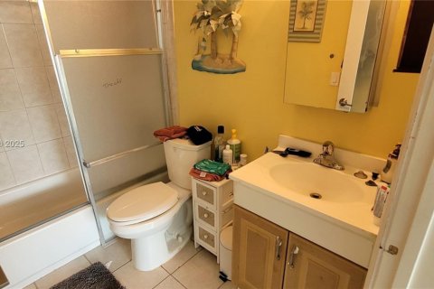 Copropriété à vendre à North Miami Beach, Floride: 2 chambres, 78.69 m2 № 1934459 - photo 8