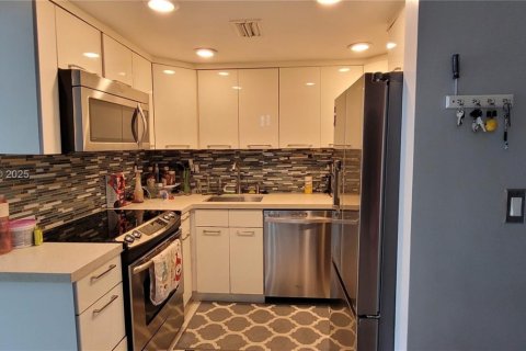 Copropriété à vendre à North Miami Beach, Floride: 2 chambres, 78.69 m2 № 1934459 - photo 27