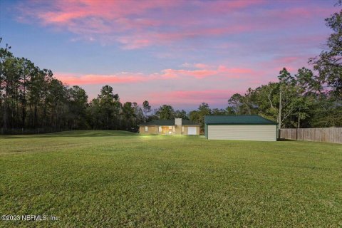 House in Middleburg, Florida 3 bedrooms, 117.89 sq.m. № 869571 - photo 1