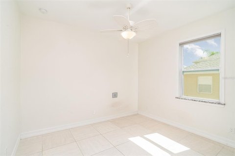 Casa en alquiler en North Port, Florida, 3 dormitorios, 187.11 m2 № 1907900 - foto 13