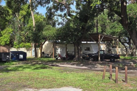 Commercial property in Gibsonton, Florida 108.97 sq.m. № 1789398 - photo 2