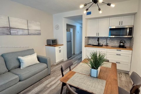 Снять в аренду кондоминиум в Санни-Айлс-Бич, Флорида 43.48м2, № 1961200 - фото 11