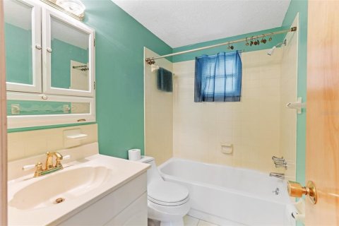 House in New Port Richey, Florida 3 bedrooms, 134.52 sq.m. № 1876184 - photo 28