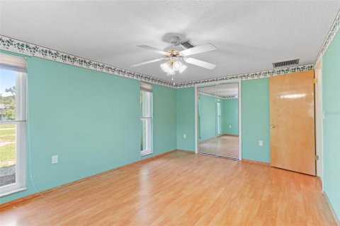 House in New Port Richey, Florida 3 bedrooms, 134.52 sq.m. № 1876184 - photo 30
