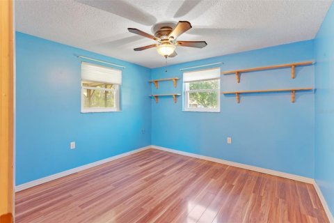 House in New Port Richey, Florida 3 bedrooms, 134.52 sq.m. № 1876184 - photo 24