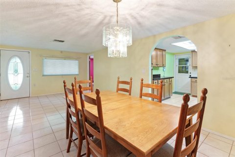 House in New Port Richey, Florida 3 bedrooms, 134.52 sq.m. № 1876184 - photo 22