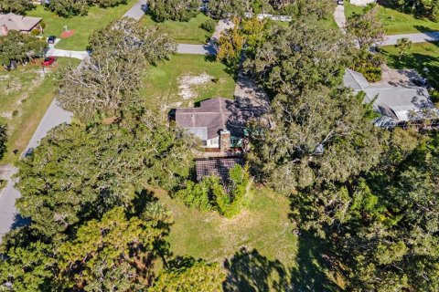 House in New Port Richey, Florida 3 bedrooms, 134.52 sq.m. № 1876184 - photo 4
