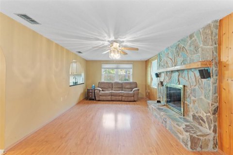House in New Port Richey, Florida 3 bedrooms, 134.52 sq.m. № 1876184 - photo 9