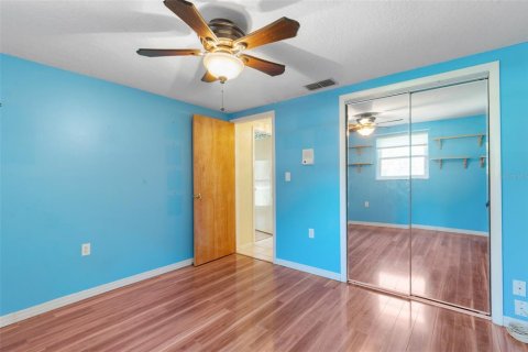 House in New Port Richey, Florida 3 bedrooms, 134.52 sq.m. № 1876184 - photo 26