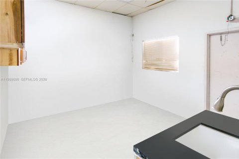 Propiedad comercial en venta en Fort Lauderdale, Florida № 2055212 - foto 8