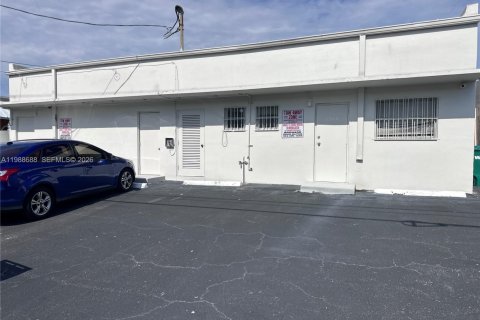 Propiedad comercial en venta en Fort Lauderdale, Florida № 2055212 - foto 12