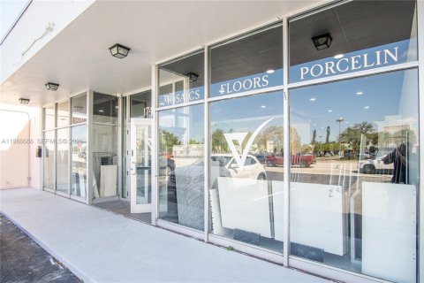 Propiedad comercial en venta en Fort Lauderdale, Florida № 2055212 - foto 6