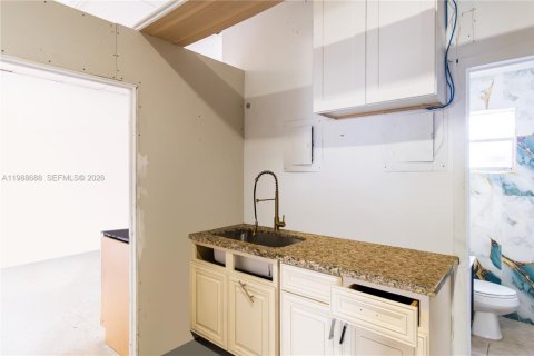 Propiedad comercial en venta en Fort Lauderdale, Florida № 2055212 - foto 7