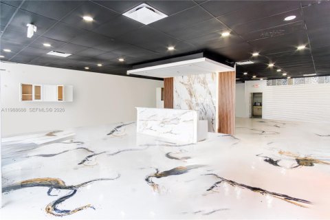 Propiedad comercial en venta en Fort Lauderdale, Florida № 2055212 - foto 10