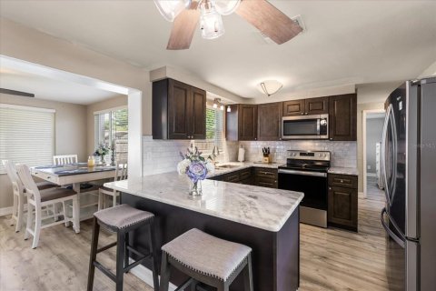 House in Holiday, Florida 2 bedrooms, 88.81 sq.m. № 1907581 - photo 11