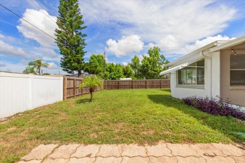House in Holiday, Florida 2 bedrooms, 88.81 sq.m. № 1907581 - photo 29
