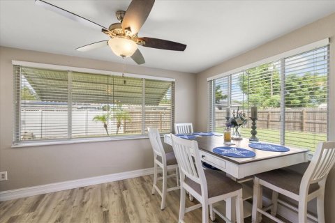 House in Holiday, Florida 2 bedrooms, 88.81 sq.m. № 1907581 - photo 17