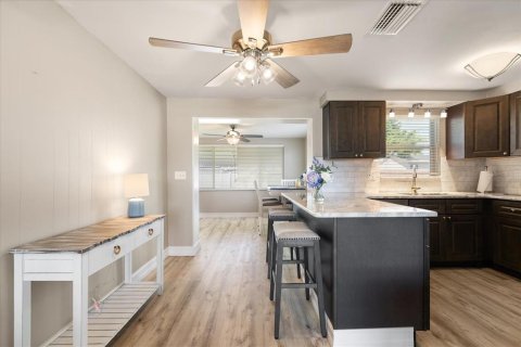 House in Holiday, Florida 2 bedrooms, 88.81 sq.m. № 1907581 - photo 15