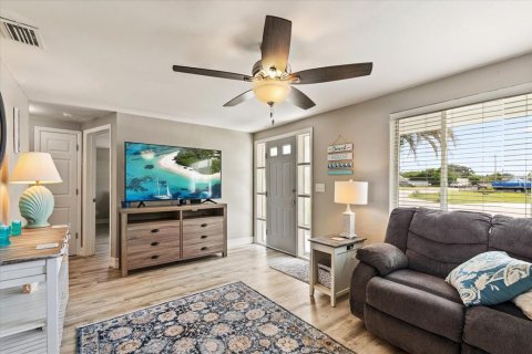 House in Holiday, Florida 2 bedrooms, 88.81 sq.m. № 1907581 - photo 7